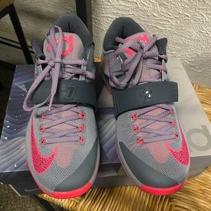 Men’s Nike KD VII Sneakers